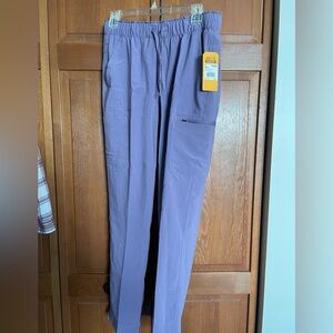 NWT Women’s Scrub pants by Carhartt size Small regular.